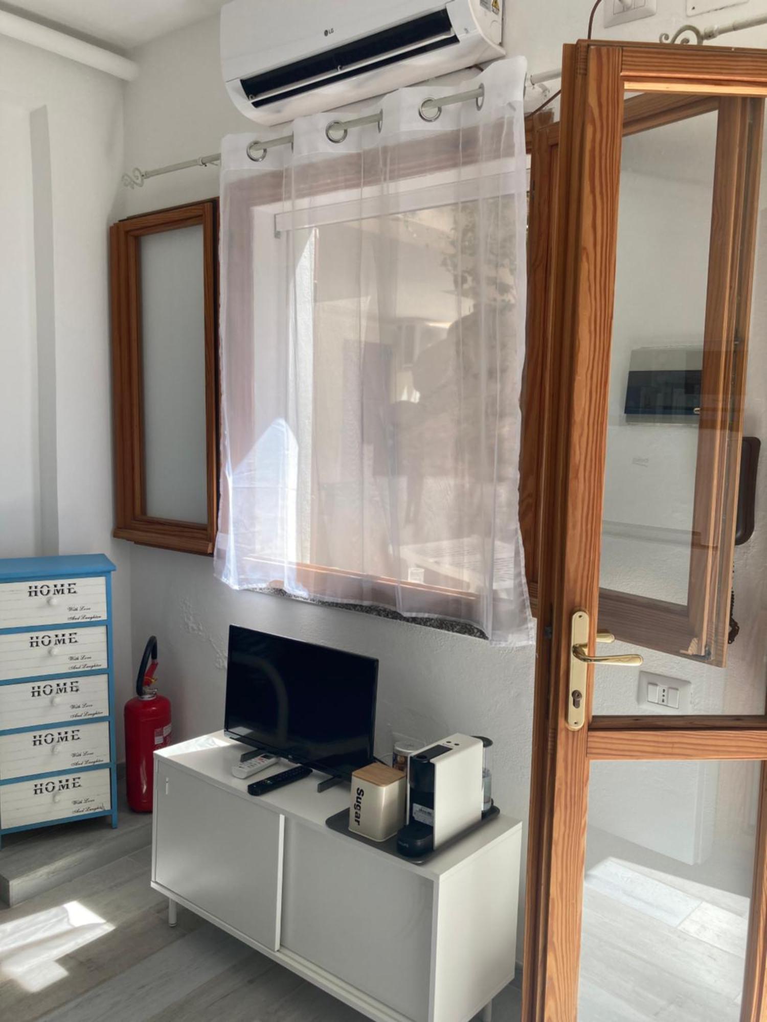Casa Vacanze Casti - 41 Calasetta Eksteriør bilde